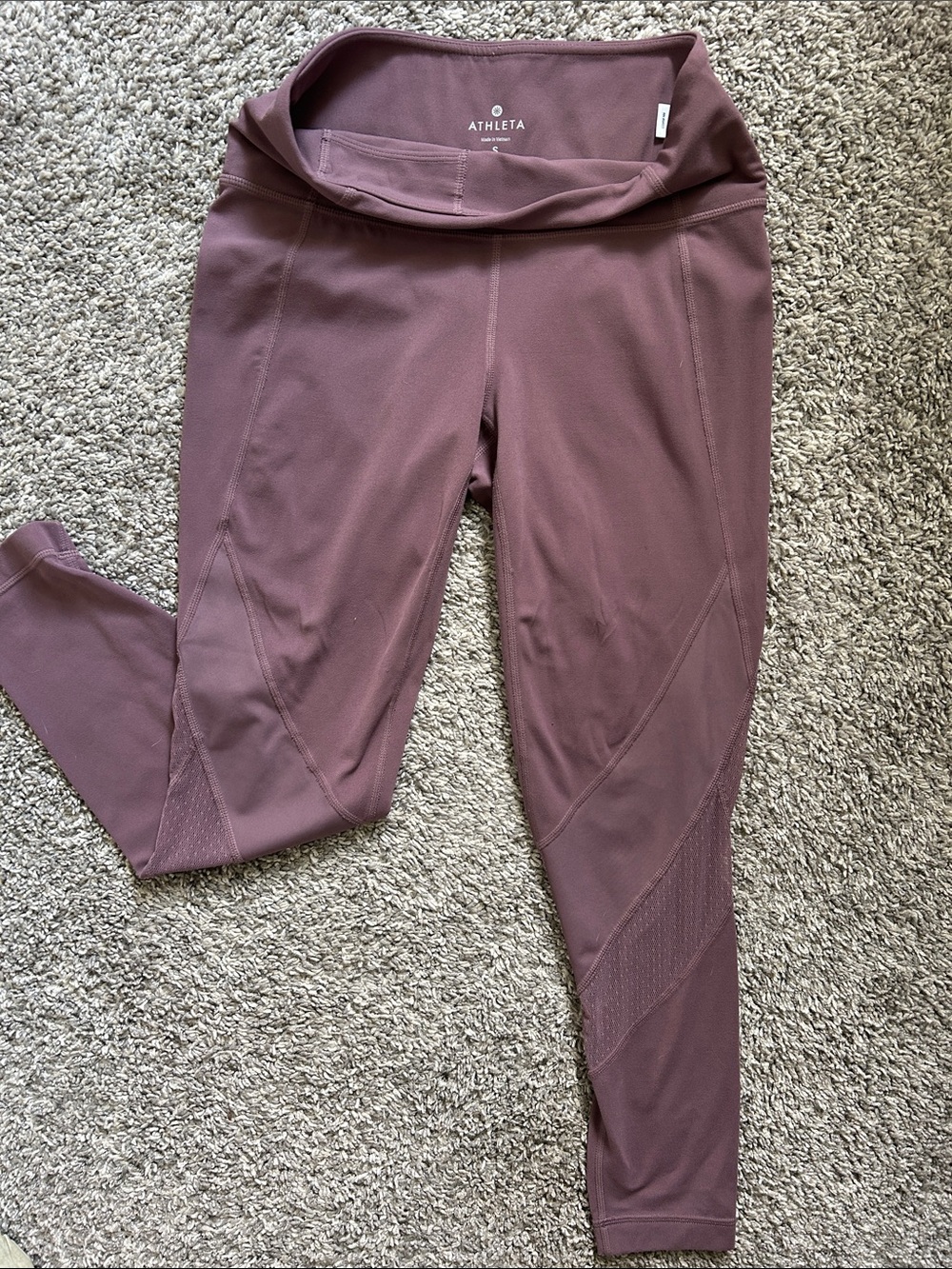 Athleta Chaturanga High Rise Capri Crop Leggings Mauve Size S